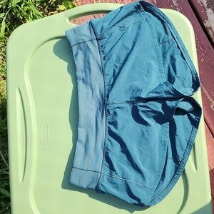 Lululemon shorts size 6, green